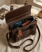 Sac à Main Brun Foncé – Élégant, Spacieux et Pratique