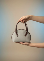 Sac à main floral compact 16 x 24 cm transporter l’essentiel : clés, portefeuille et téléphone similicuir brun