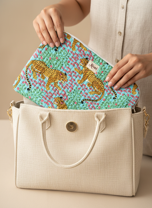 Housse d’ordinateur | Coton matelassé & intérieur imperméable-motif leopard-bleue turquoise