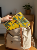 Pochette de tablette / liseuse – 22 × 26 cm – Motif textile Jaune