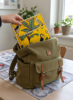 Pochette de tablette / liseuse – 22 × 26 cm – Motif textile Jaune