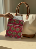 Pochette de tablette / liseuse – 22 × 26 cm – Motif textile rose