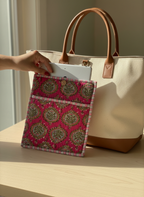 Pochette de tablette / liseuse – 22 × 26 cm – Motif textile rose