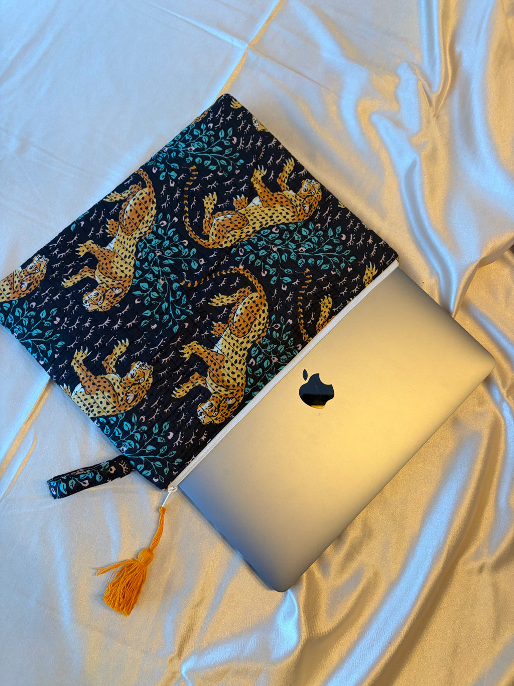 💻 Pochette pour MacBook 13 pouces – Ajustement parfait & protection élégante