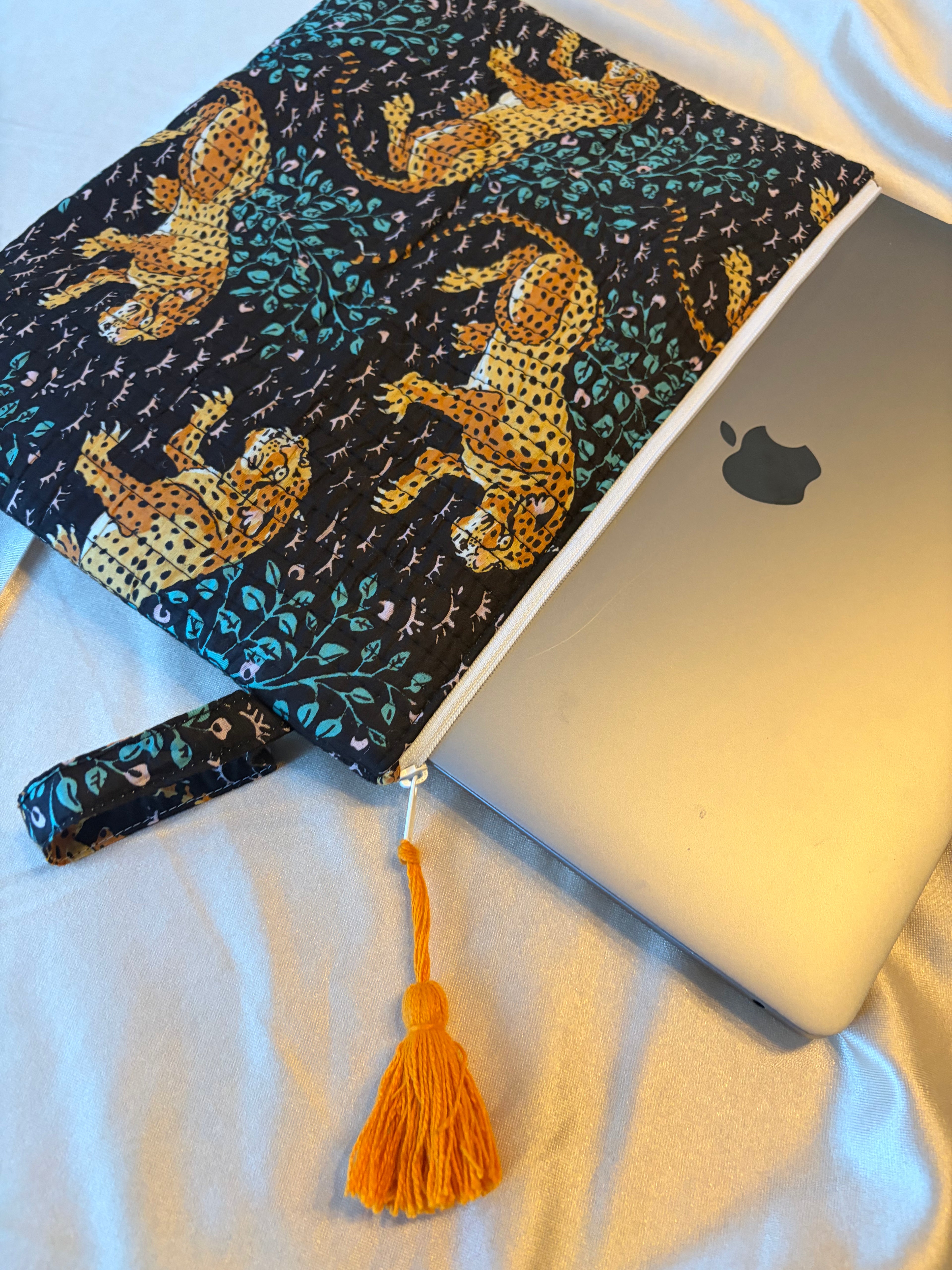 💻 Pochette pour MacBook 13 pouces – Ajustement parfait & protection élégante