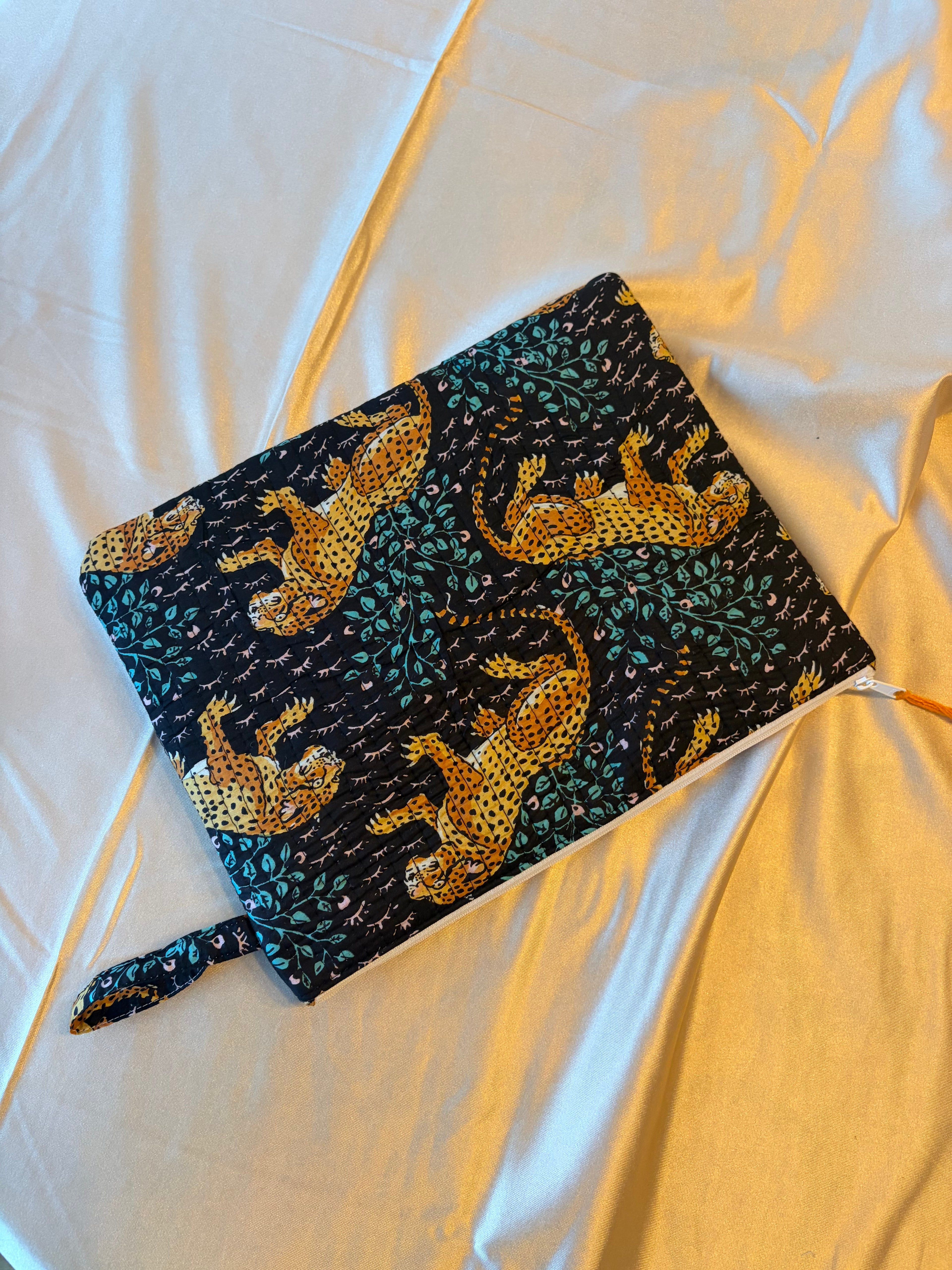 💻 Pochette pour MacBook 13 pouces – Ajustement parfait & protection élégante