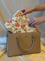 💻 Pochette MacBook 15" (2023–2025) – 38 × 26 cm – Ouverture zip 34,9 cm – Motif Floral