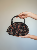 Sac à main floral compact 16 x 24 cm transporter l’essentiel : clés, portefeuille et téléphone similicuir Noir