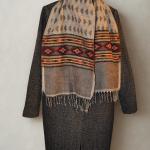 Écharpe en Laine de Yak & Cachemire Motifs Ethniques et Franges Style Chaleureux et Confortable Accessoire Élégant 200x31 cm