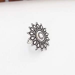 Bague en argent oxydé