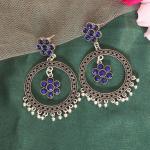 Boucle d'oreille oxydée de couleur bleu Marine argent