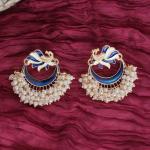 Boucles d'oreilles peinte a la main de couleur bleue marine