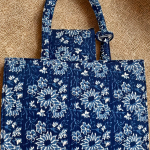 Grand sac cabas fleuri bleu marine