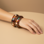 Bracelet peint à la main, bracelet rigide émaillé – Élégance dorée et esprit ethnique